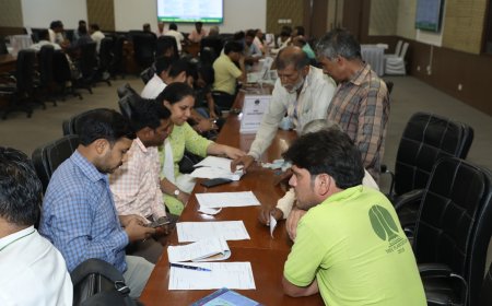 एनडीसीसी कन्वेन्शन सेंटर में शिकायत निवारण सुविधा शिविर