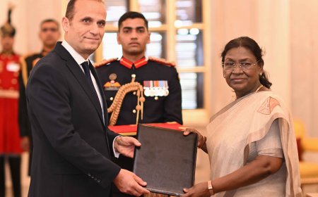 पांच देशों के राजदूतों ने राष्ट्रपति श्रीमती दौपदी मुर्मु को अपने परिचय पत्र प्रस्तुत किए