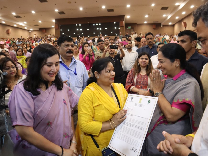 CM Rekha Gupta Gives Jobs to 109, Health Cards to 878 NDMC Staff